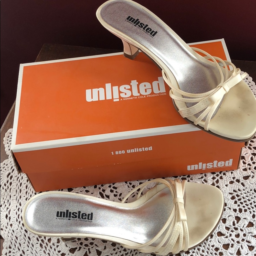 Low heel pumps